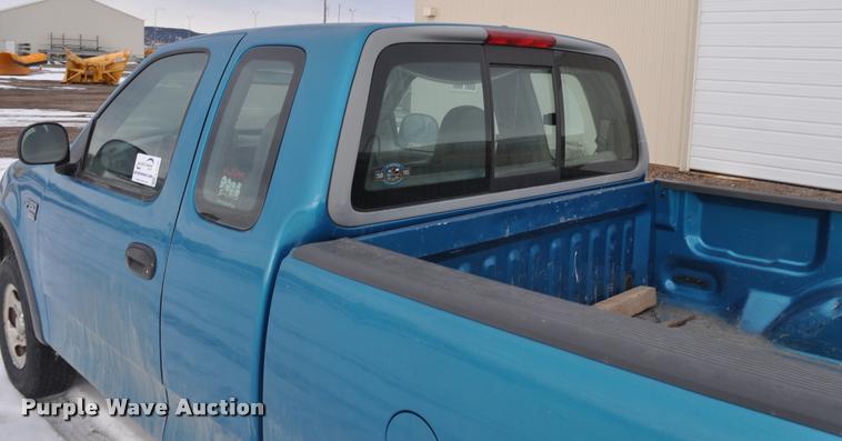 image for item L5151 1998 Ford F150 SuperCab pickup truck