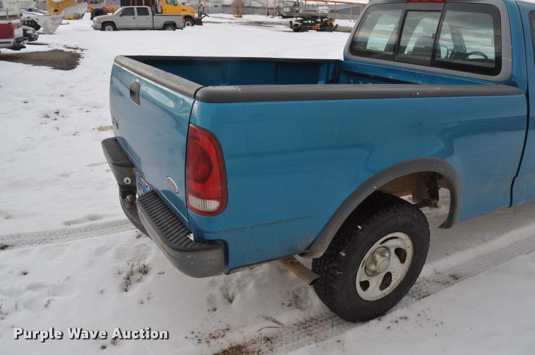image for item L5151 1998 Ford F150 SuperCab pickup truck