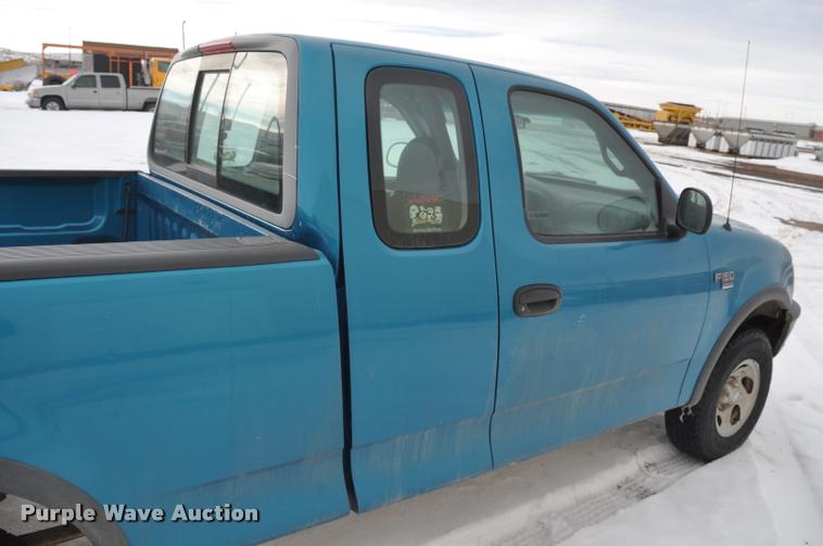 image for item L5151 1998 Ford F150 SuperCab pickup truck