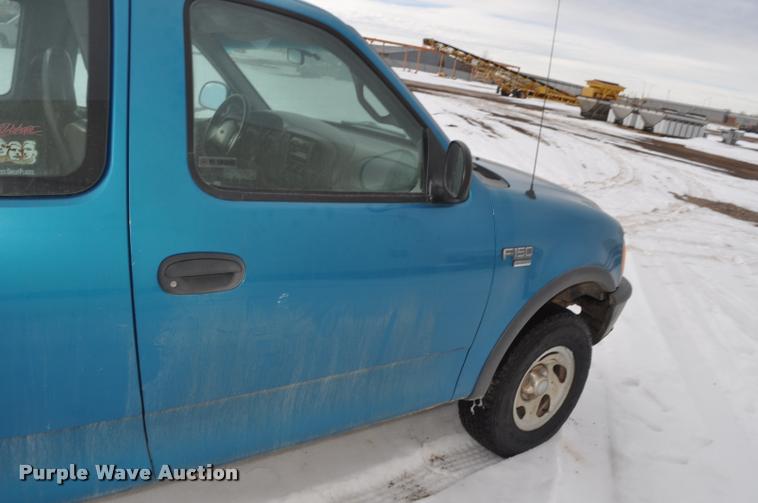 image for item L5151 1998 Ford F150 SuperCab pickup truck