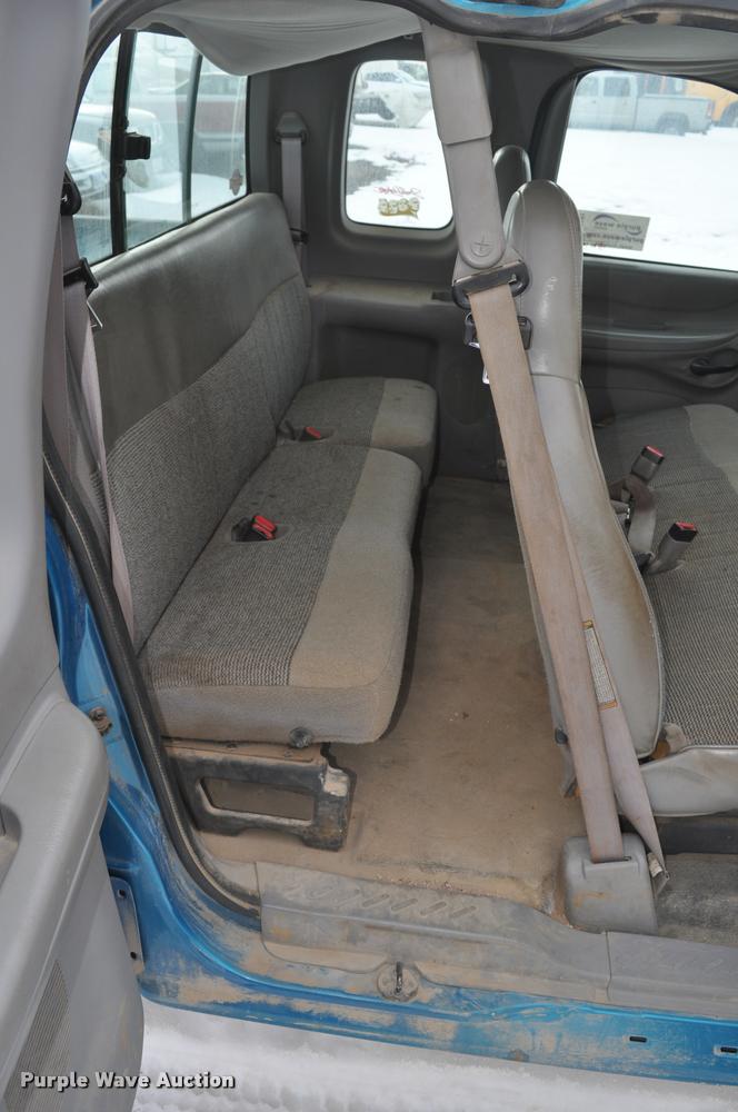 image for item L5151 1998 Ford F150 SuperCab pickup truck