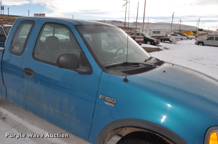 image for item L5151 1998 Ford F150 SuperCab pickup truck