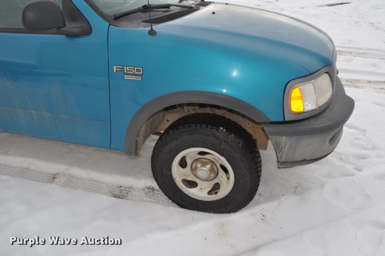 image for item L5151 1998 Ford F150 SuperCab pickup truck