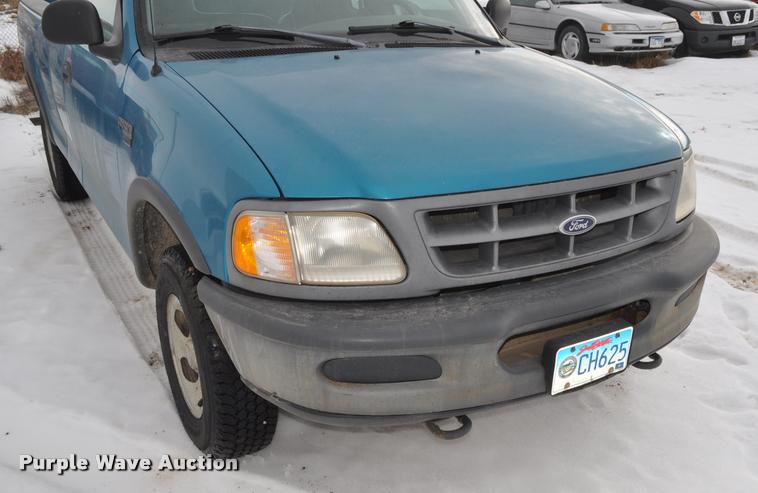 image for item L5151 1998 Ford F150 SuperCab pickup truck