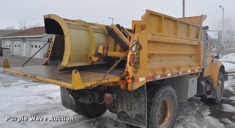 image for item L5155 1995 International 4700 dump truck