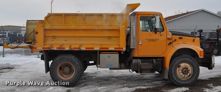 image for item L5155 1995 International 4700 dump truck