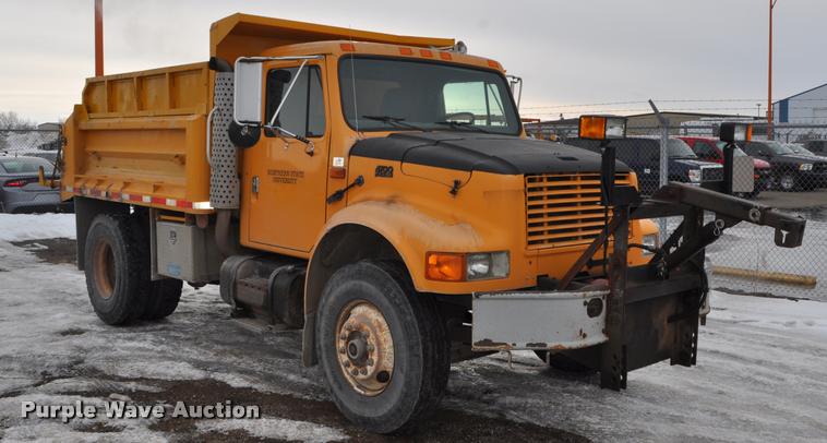 image for item L5155 1995 International 4700 dump truck
