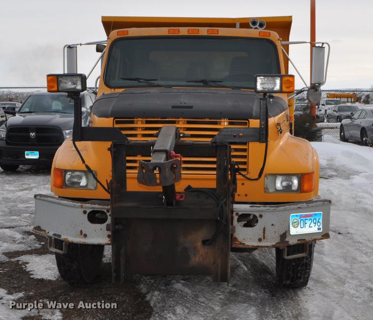 image for item L5155 1995 International 4700 dump truck