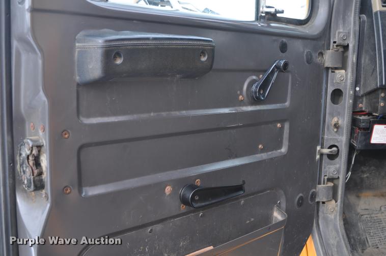 image for item L5155 1995 International 4700 dump truck