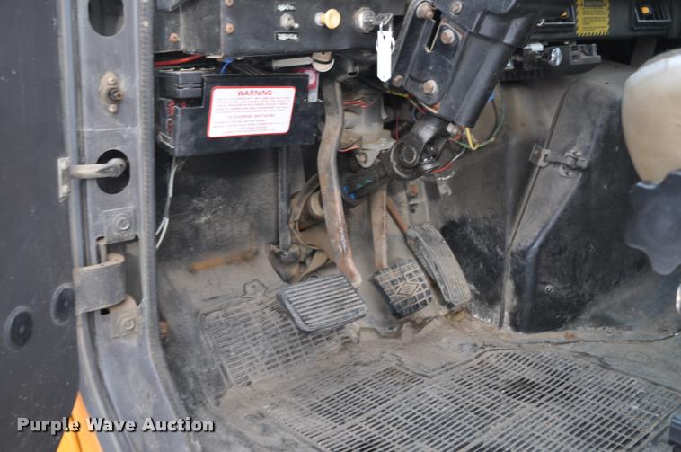 image for item L5155 1995 International 4700 dump truck