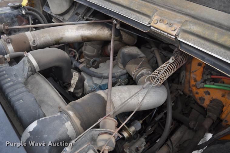 image for item L5155 1995 International 4700 dump truck