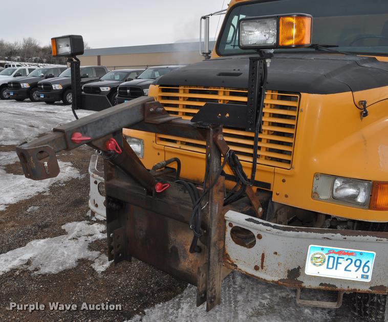 image for item L5155 1995 International 4700 dump truck