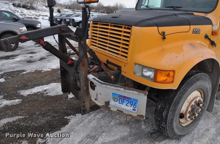 image for item L5155 1995 International 4700 dump truck