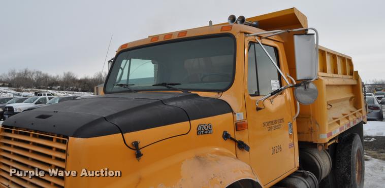 image for item L5155 1995 International 4700 dump truck