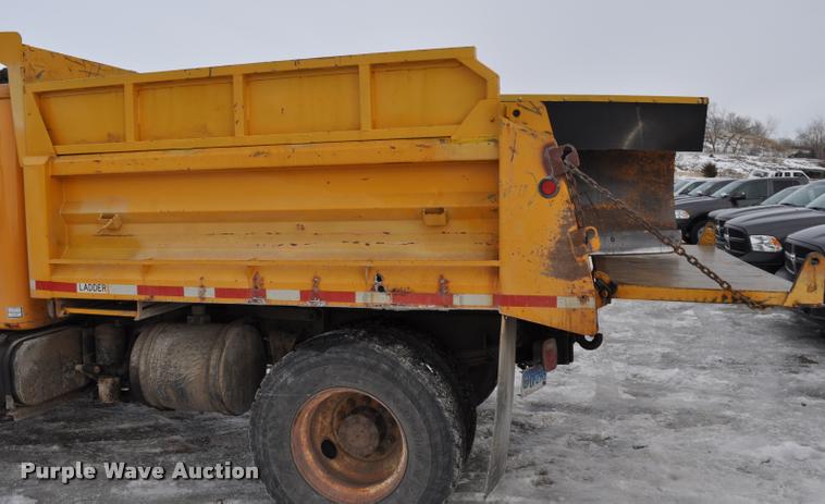 image for item L5155 1995 International 4700 dump truck