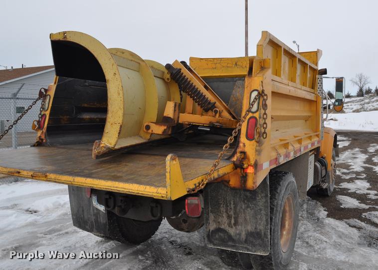 image for item L5155 1995 International 4700 dump truck