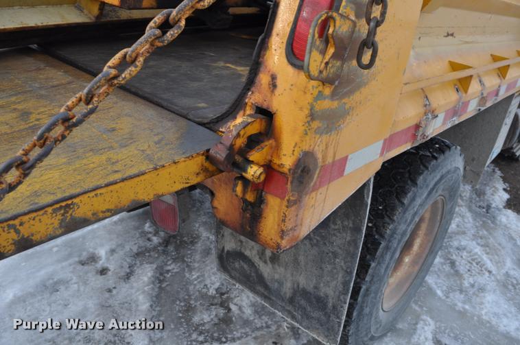 image for item L5155 1995 International 4700 dump truck