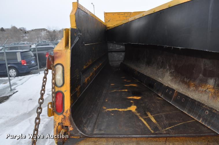 image for item L5155 1995 International 4700 dump truck