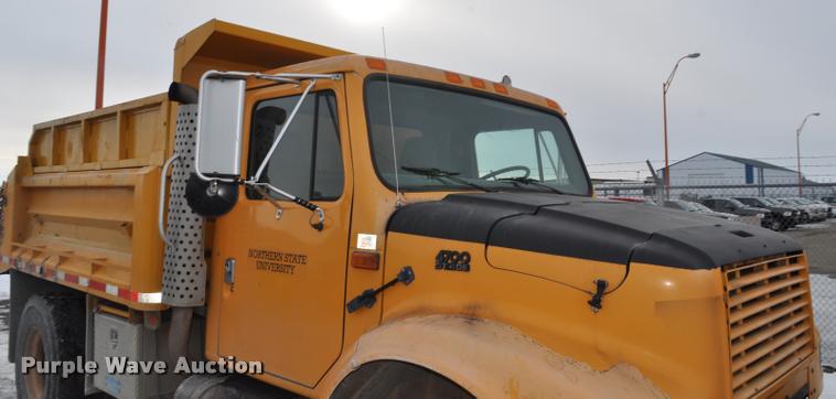 image for item L5155 1995 International 4700 dump truck