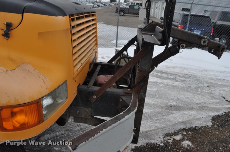 image for item L5155 1995 International 4700 dump truck