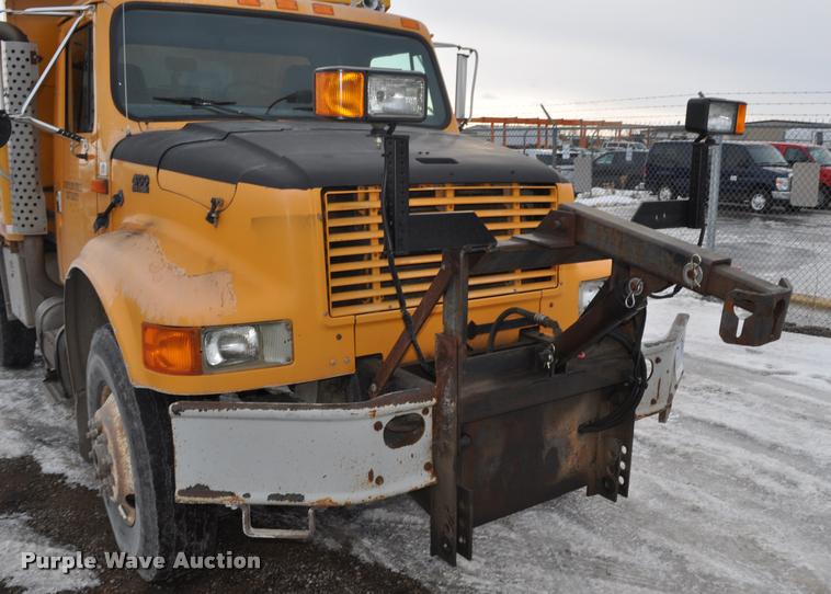 image for item L5155 1995 International 4700 dump truck