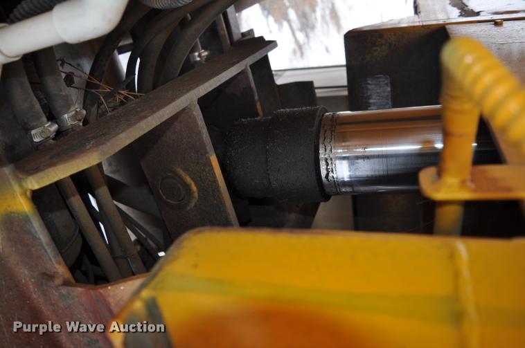 image for item L5155 1995 International 4700 dump truck