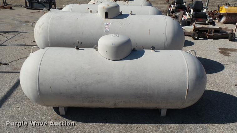 image for item AT9560 (4) propane tanks