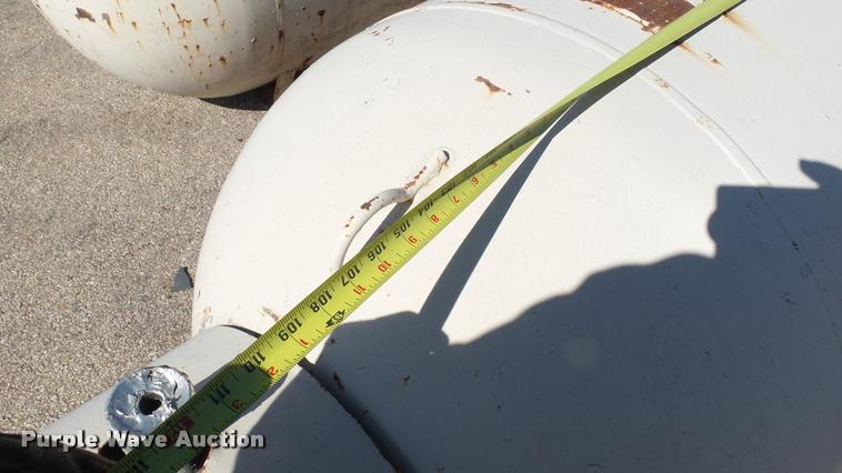 image for item AT9560 (4) propane tanks