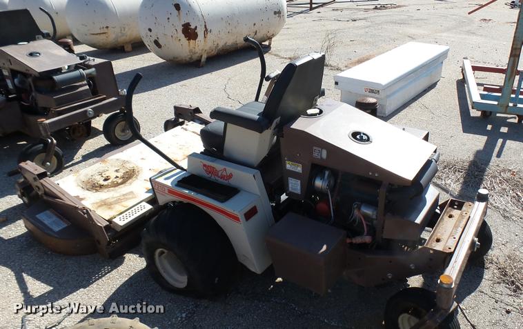 image for item AT9562 Grasshopper 721D lawn mower