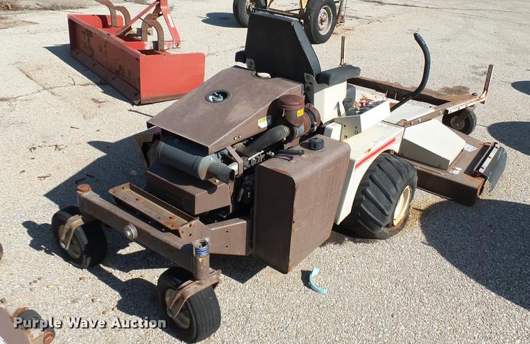 image for item AT9563 Grasshopper 721D lawn mower