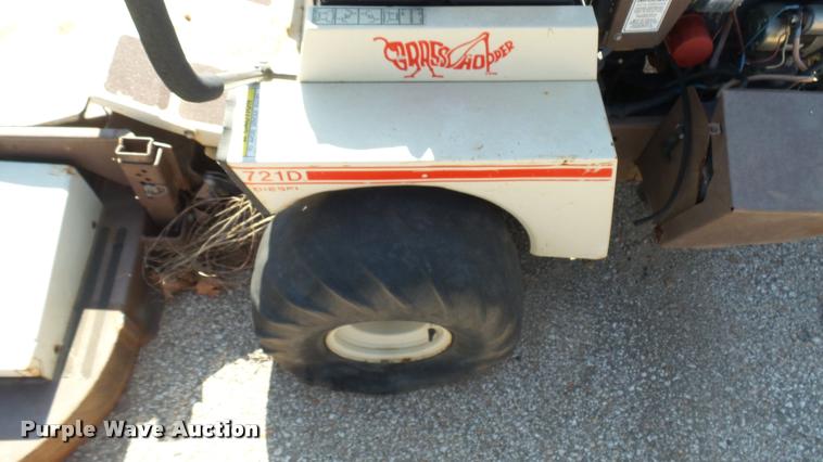 image for item AT9563 Grasshopper 721D lawn mower