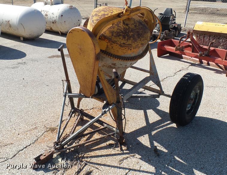 image for item AT9564 Cement mixer