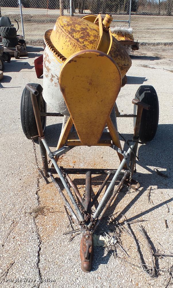 image for item AT9564 Cement mixer