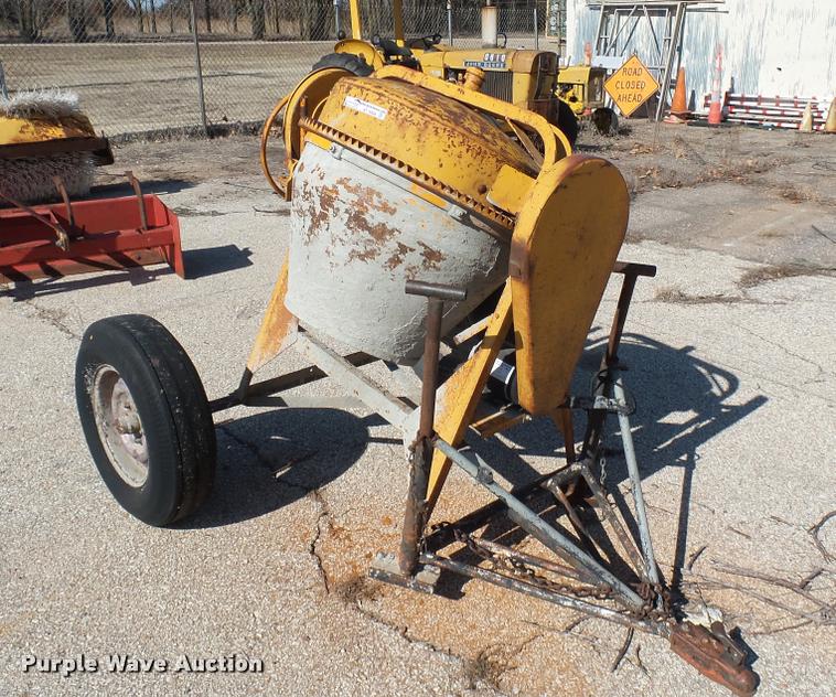 image for item AT9564 Cement mixer