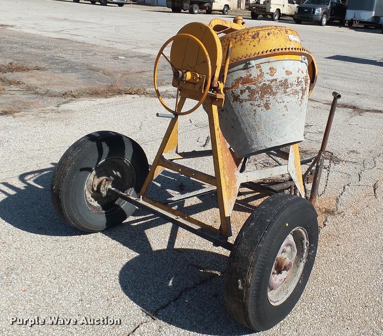 image for item AT9564 Cement mixer