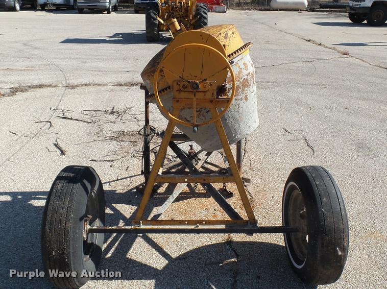 image for item AT9564 Cement mixer
