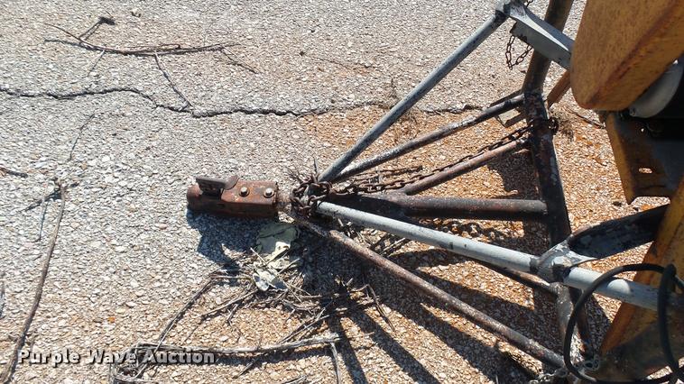 image for item AT9564 Cement mixer