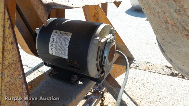 image for item AT9564 Cement mixer