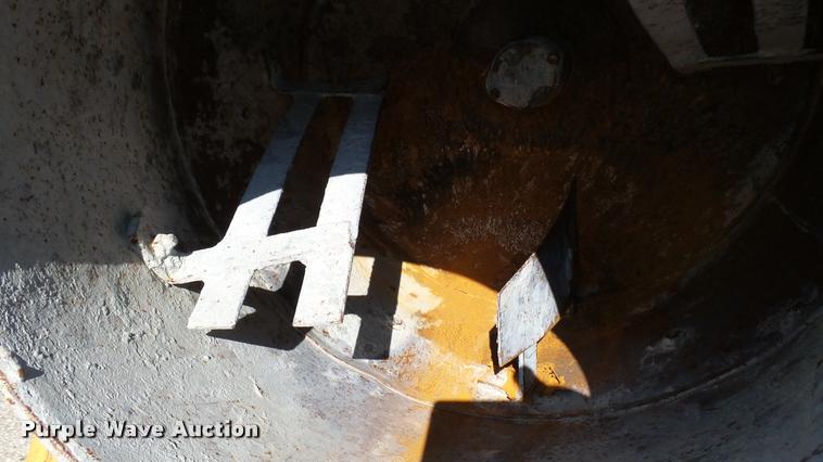 image for item AT9564 Cement mixer