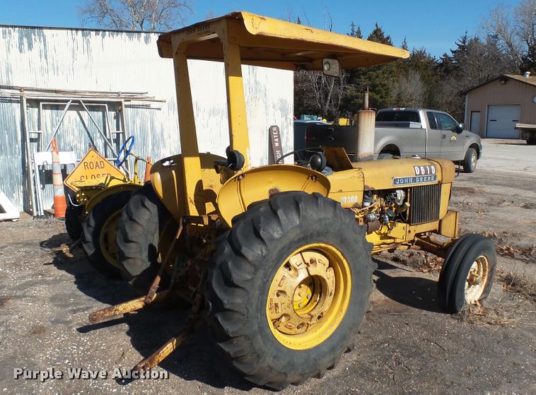 image for item AT9567 John Deere 300 tractor