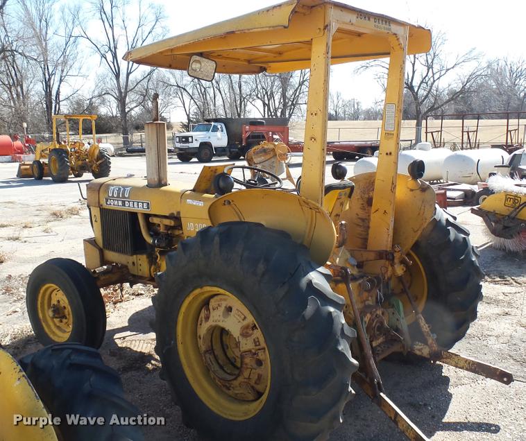 image for item AT9567 John Deere 300 tractor