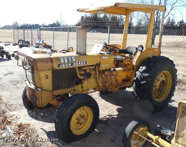 image for item AT9567 John Deere 300 tractor