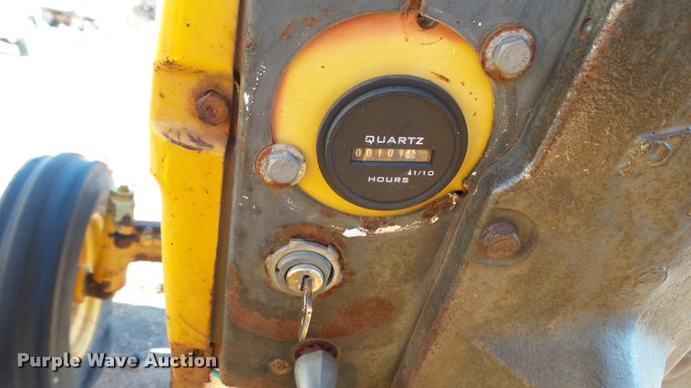 image for item AT9567 John Deere 300 tractor