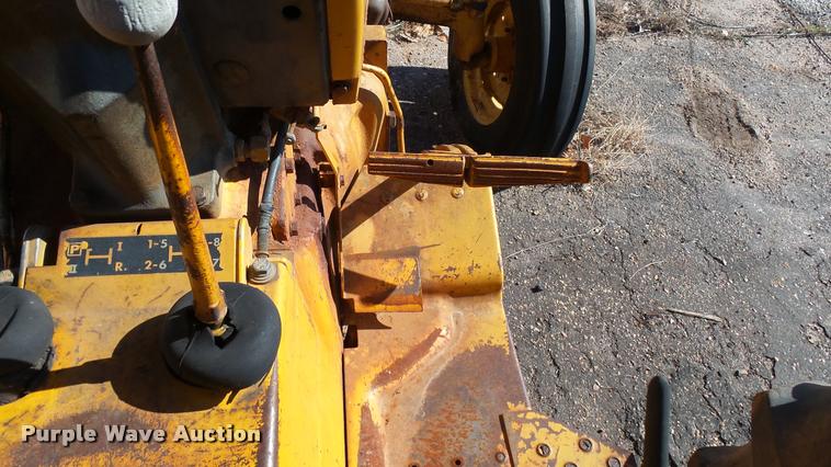 image for item AT9567 John Deere 300 tractor