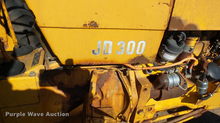 image for item AT9567 John Deere 300 tractor