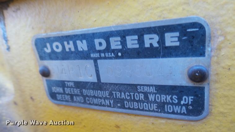 image for item AT9567 John Deere 300 tractor