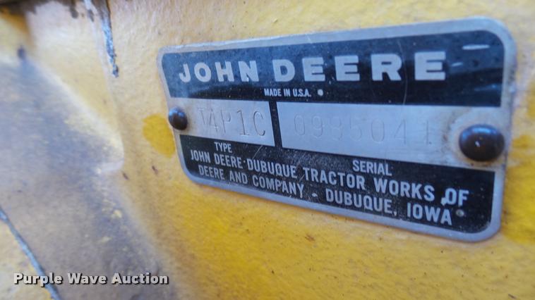 image for item AT9567 John Deere 300 tractor