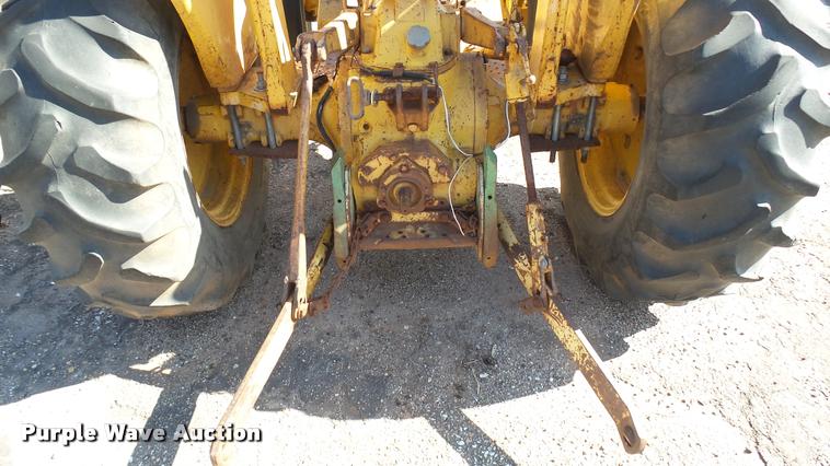 image for item AT9567 John Deere 300 tractor