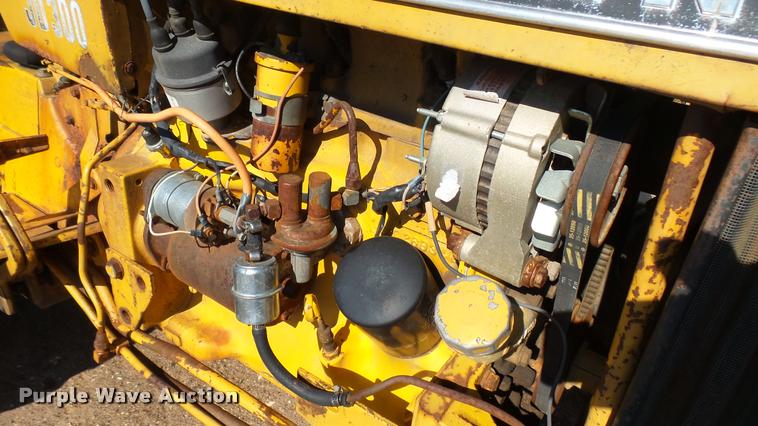 image for item AT9567 John Deere 300 tractor