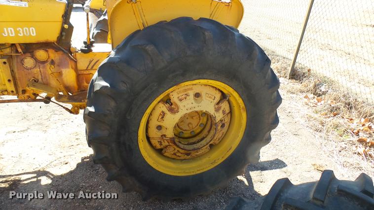image for item AT9567 John Deere 300 tractor